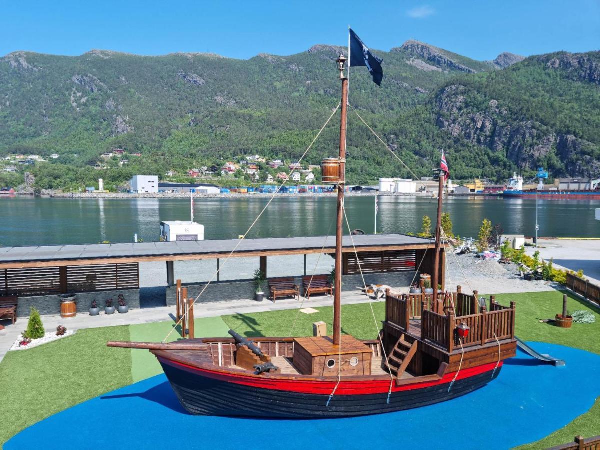 Bremanger Fjord Hotell Svelgen Exterior foto